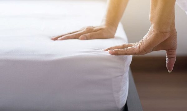 Protège matelas imperméable avec une face coton. fabriqué en France